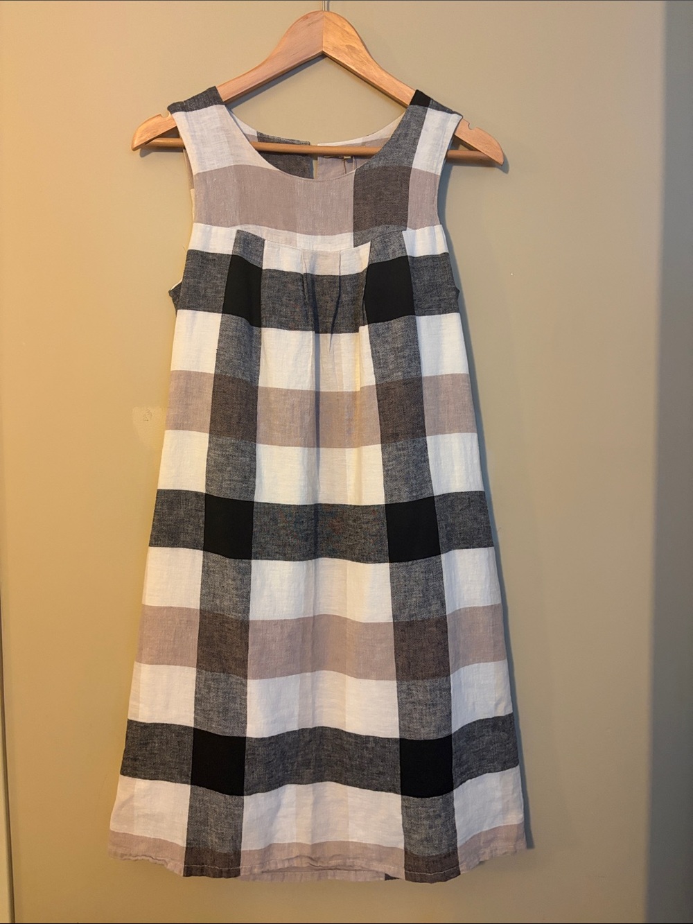 Sleeveless Linen Plaid Sundress in Black, White & Tan. Medium